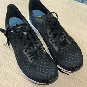 Brand new balance shoe. Please follow all pictures for details. Thank you